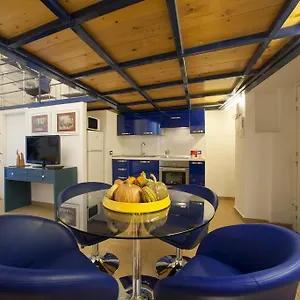 casa-vittoria-naples.hotels-amalfi.com/